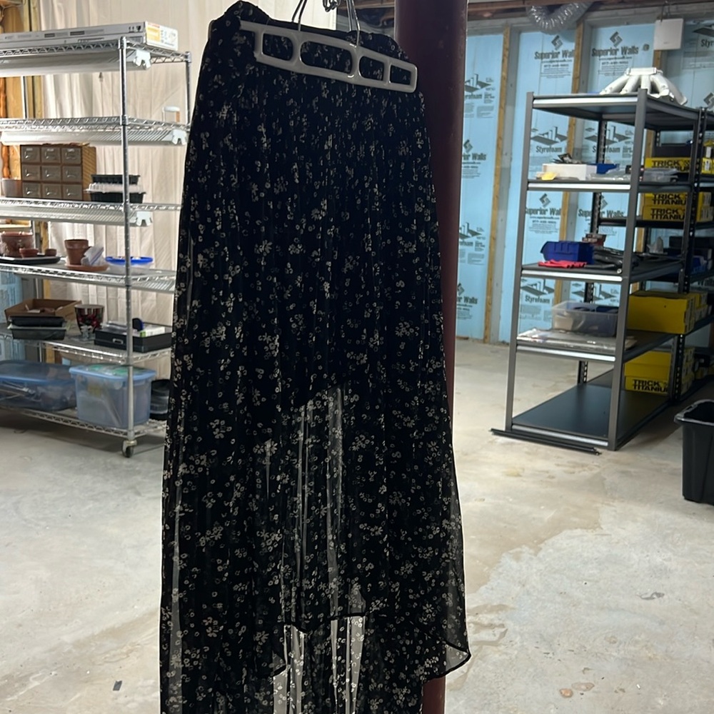Polyester skirt, short in front and long in back